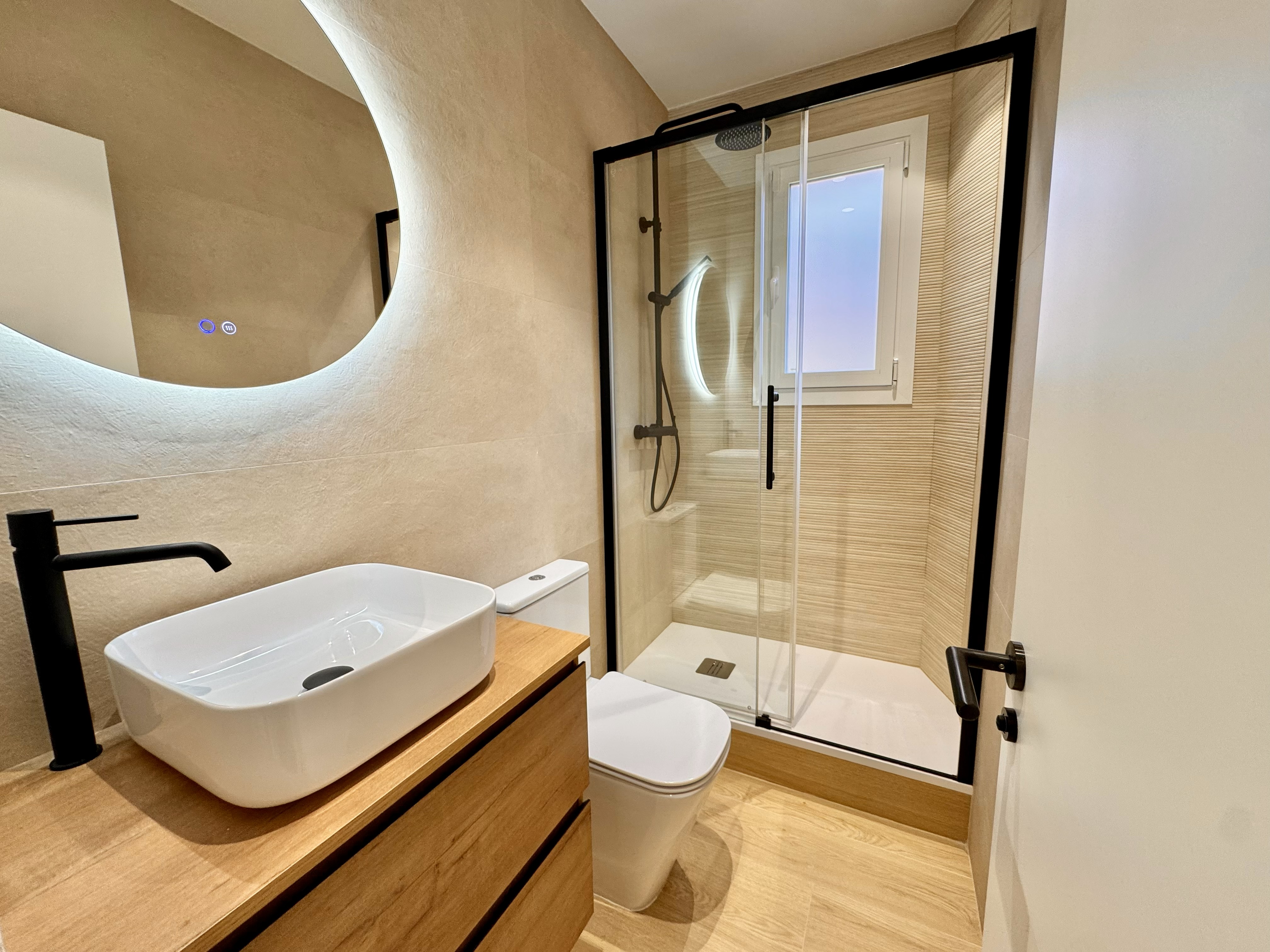 Baño suite - Proyecto Conde